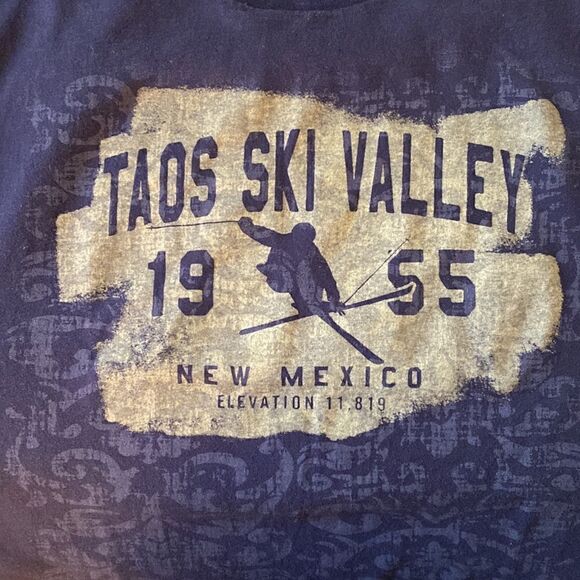 Delta Women’s Taos Ski Valley T-shirt, size Small - Picture 3 of 4